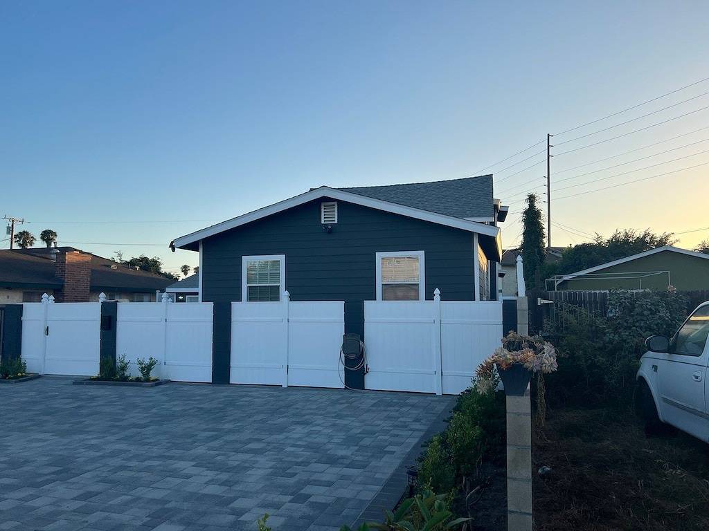 Spacious Modern Grey Home in Westminster, Orange County