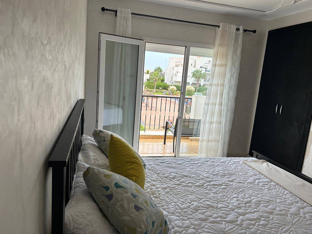 Apartamento vacacional entero, 5 Guests - 10min Beach - Free Parking - Petsok in Saïdia (Marruecos), Región Oriental