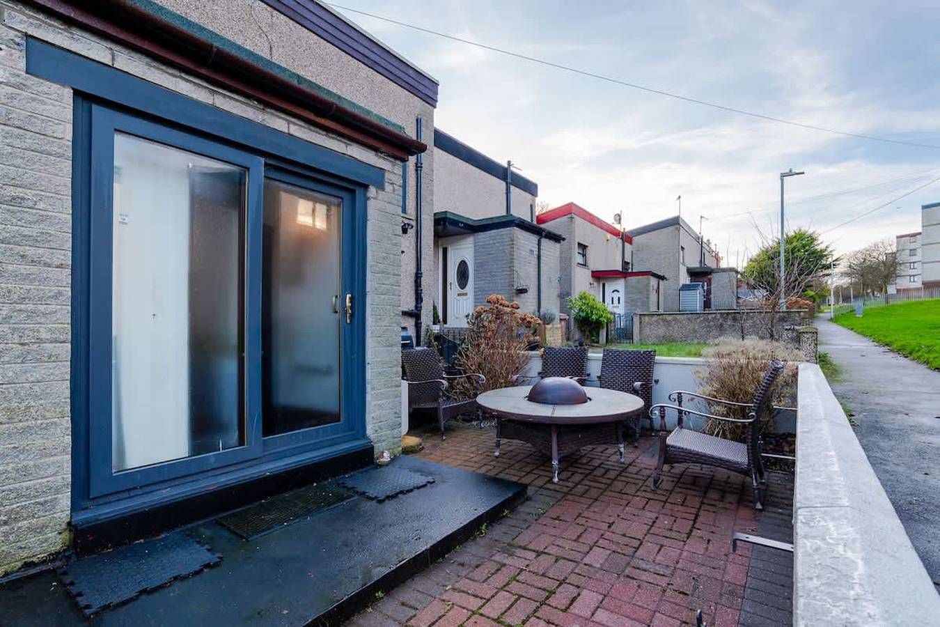 4 Bedroom House - Free Parking in Aberdeen, Aberdeenshire