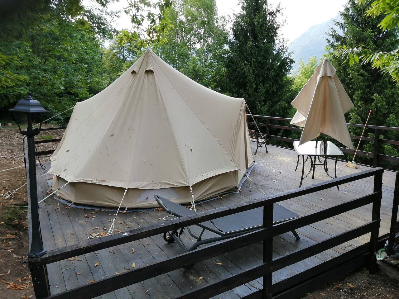 Appartement de vacances "Glamping C Selva Tenda Castagno" avec piscine privée in Bene Lario, Province de Côme