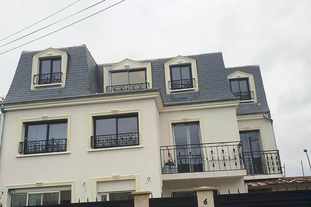 Entire apartment, Apartment near Paris & Cdg& exhibition center in Aulnay-sous-Bois, Seine-Saint-Denis