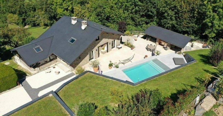 Chambre d’hôte pour 2 personnes, avec Terrasse et Jacuzzi ainsi que Jardin et Piscine à Arith