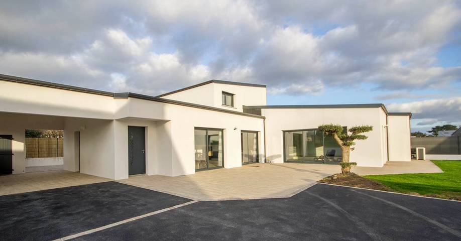 Gîte pour 10 personnes, avec Terrasse ainsi que Jardin et Piscine à Plouhinec (Morbihan) - 2