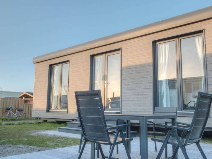 Ferienhaus für 4 Personen, mit Garten und Whirlpool sowie Terrasse und Pool in Renesse - 2