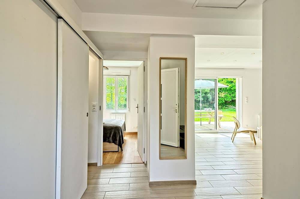 Wonderful private villa for 4 guests with Tv and terrace in Plougrescant, Pink Granite Coast