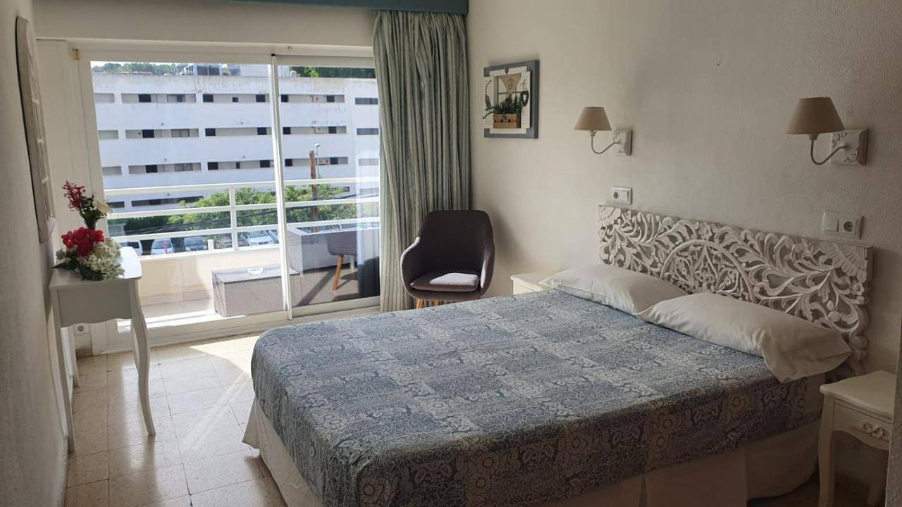 Hostal Roberto in Platja de Porto Novo o d'es Carregador (Calvià), Calvià