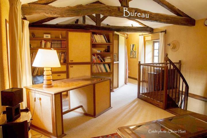 Location de vacances pour 2 personnes, avec jardin ainsi que piscine et vue, animaux acceptés à Crastes - 2