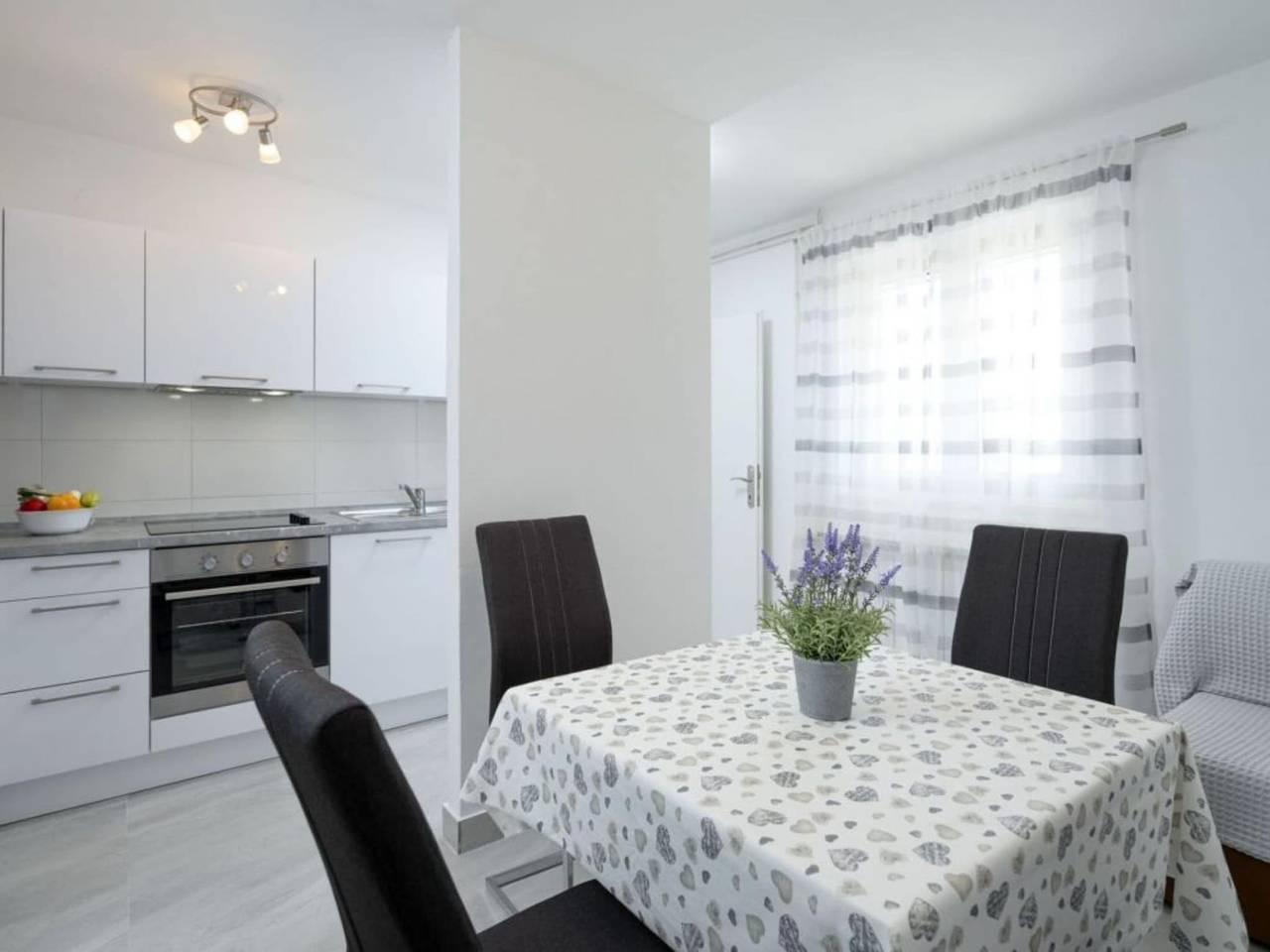 Ganze Wohnung, One Bedroom Apartment with Terrace and Sea View 4 in Vrboska, Hvar
