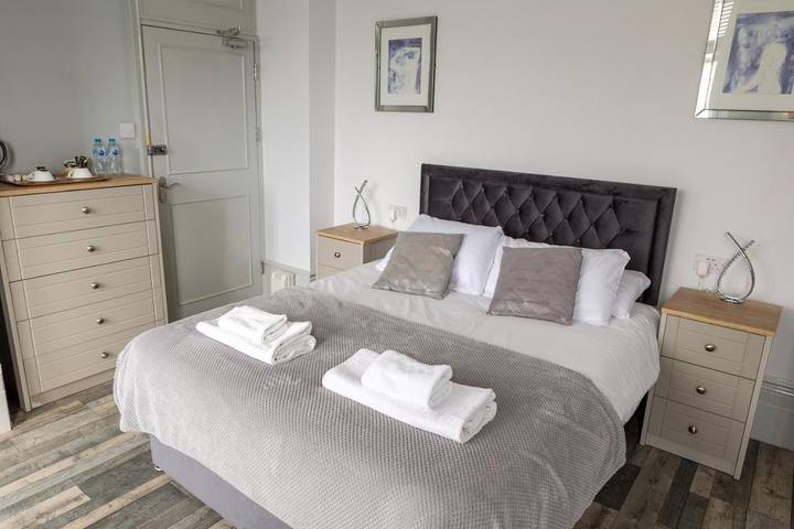 Location de vacances pour 5 personnes, avec terrasse ainsi que vue et jardin à Hastings - 3