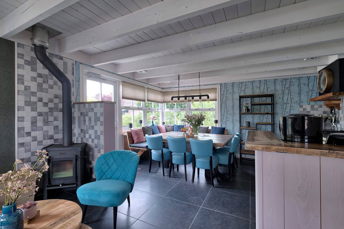Komfortables Ferienhaus für 10 Personen mit Holzofen und umzäuntem Garten Nähe Nordsee in Niederländische Nordsee