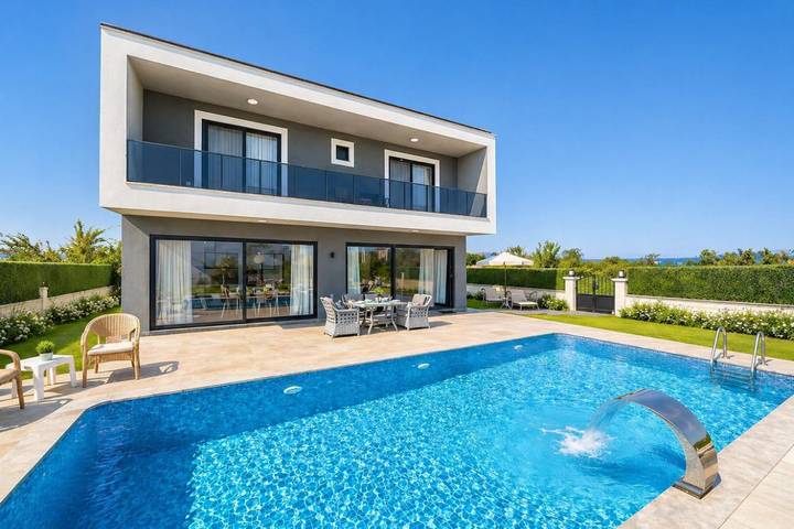 Villa für 8 Personen, mit Balkon und Garten - 1