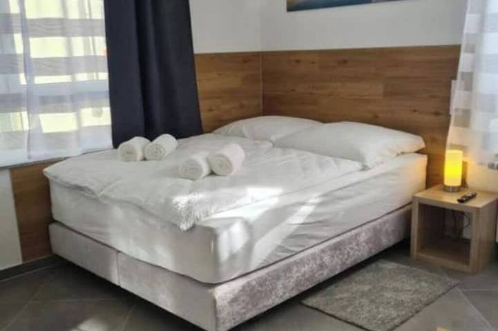 Ganze Wohnung, Wellandhome-Xxl Deluxe-Residenz in Unterrombach-Hofherrnweiler (Ostalbkreis), Aalen