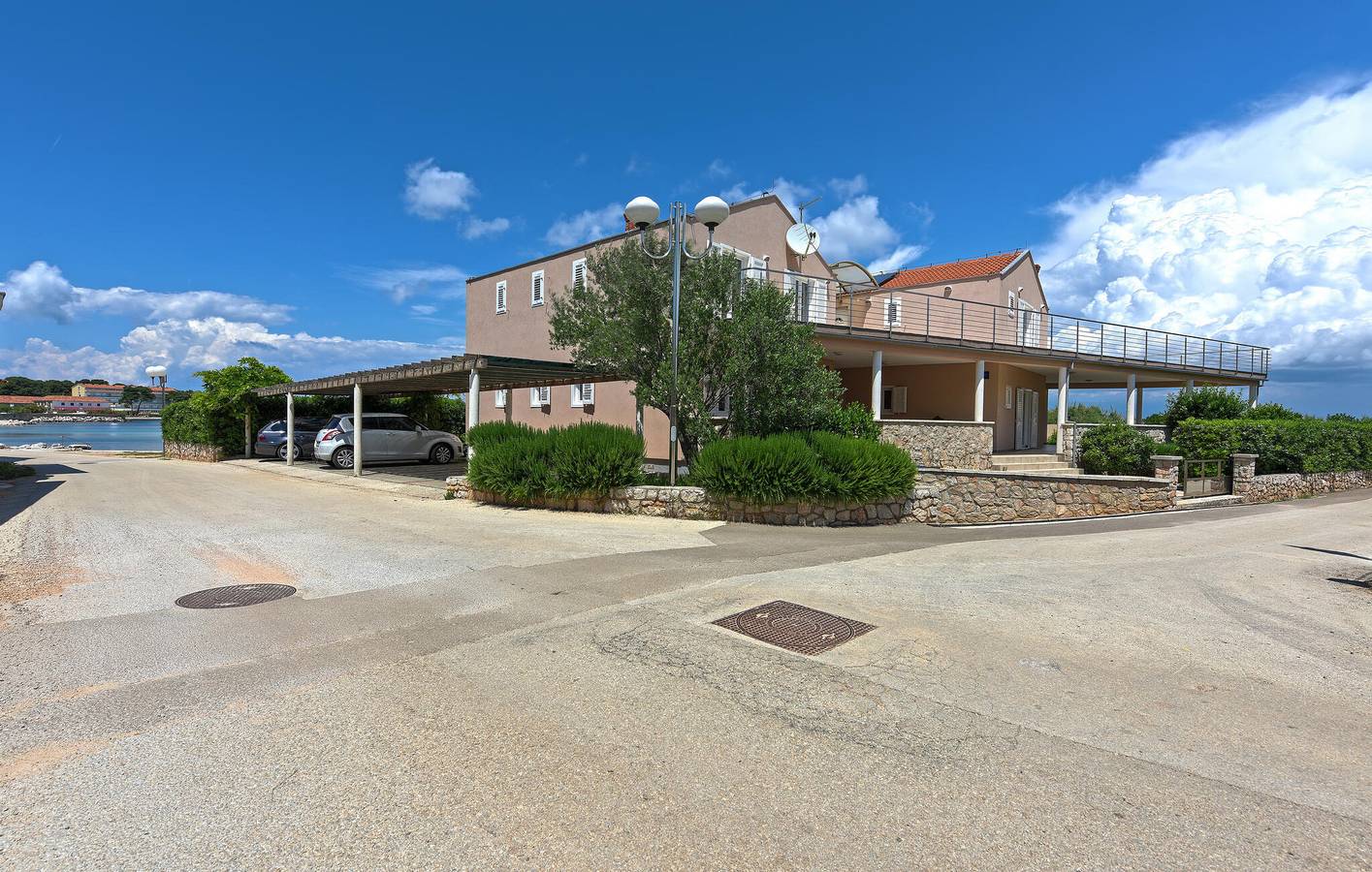 Apartamento vacacional entero, Apartamento de vacaciones para 4 personas con terraza in Ugljan, Isla de Ugljan