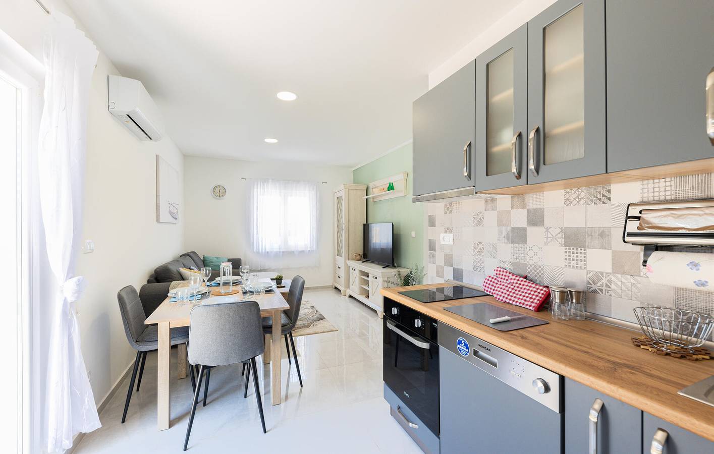 Ganze Ferienwohnung, Ferienwohnung für 4 Personen mit Terrasse in Vinisce, Split-Dalmatien
