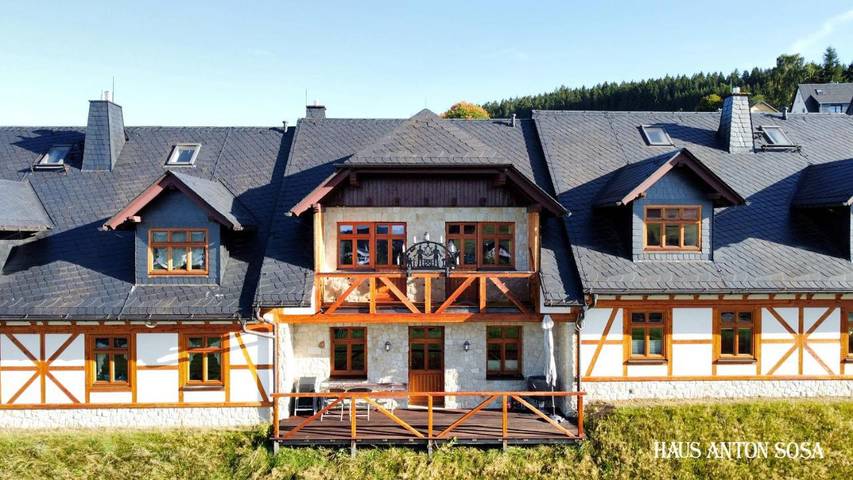 Ferienhaus für 8 Personen, mit Balkon und Terrasse sowie Garten und Ausblick