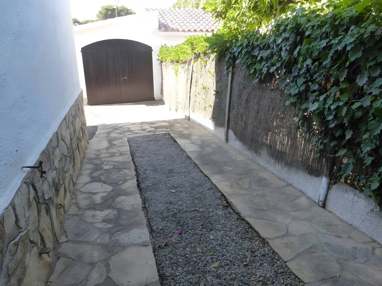 Villa 'Sylvie- Cerca Playa Riells- 4' with Private Terrace and Private Garden in l'Escala, Upper Empordà