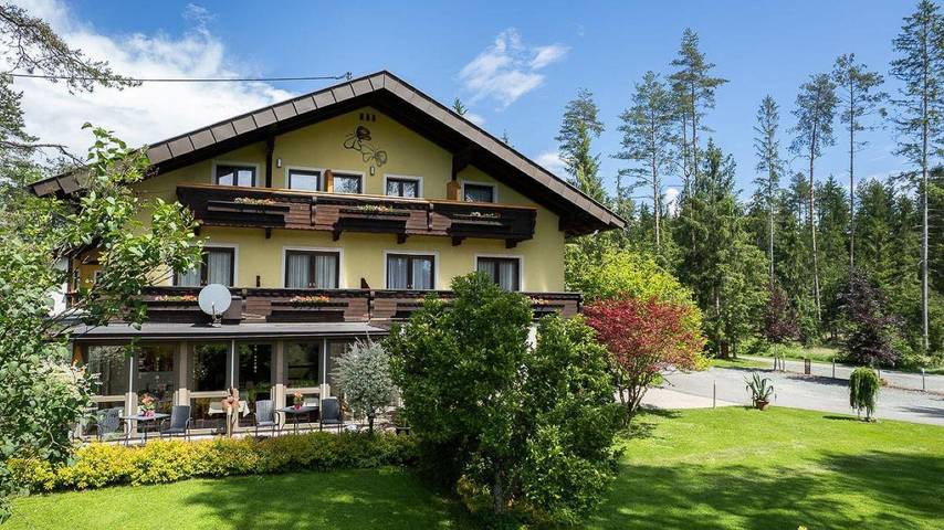 Ferienwohnung für 2 Personen, mit Terrasse und Garten sowie Sauna in Feldkirchen in Kärnten