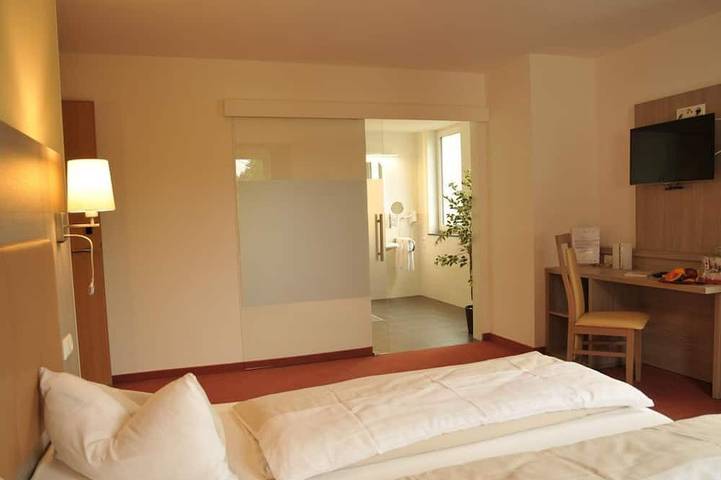 Doppelzimmer \"Moijisch\" _behindertengerecht - Vulkanhotel balance selfness in Steffeln, Naturpark Hohes Venn-Eifel