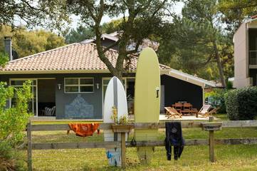 Cottage pour 10 personnes, avec vue sur le lac ainsi que jardin et vue, animaux acceptés dans Golf De Pinsolle