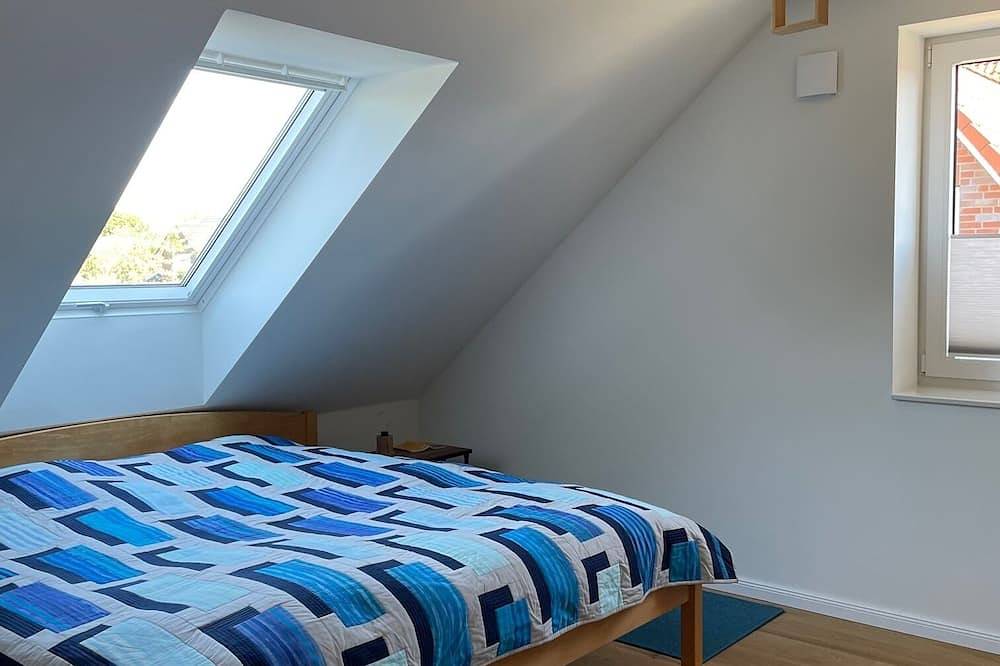 Ganze Wohnung, Modern holiday apartment with a large terrace and garden near Hamburg in Ahrensburg, Kreis Stormarn
