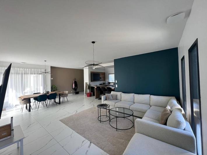 Location de vacances pour 8 personnes, avec Jacuzzi ainsi que Terrasse et Piscine à Creysse