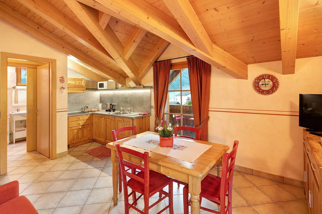 Appartement entier, Appartement "Stelle Chalet Martina", proche des pistes de ski avec jardin et Wi-Fi. in Livigno, Valtellina