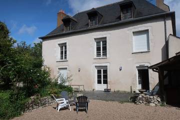 Gîte pour 8 personnes, avec terrasse et jardin à Suèvres