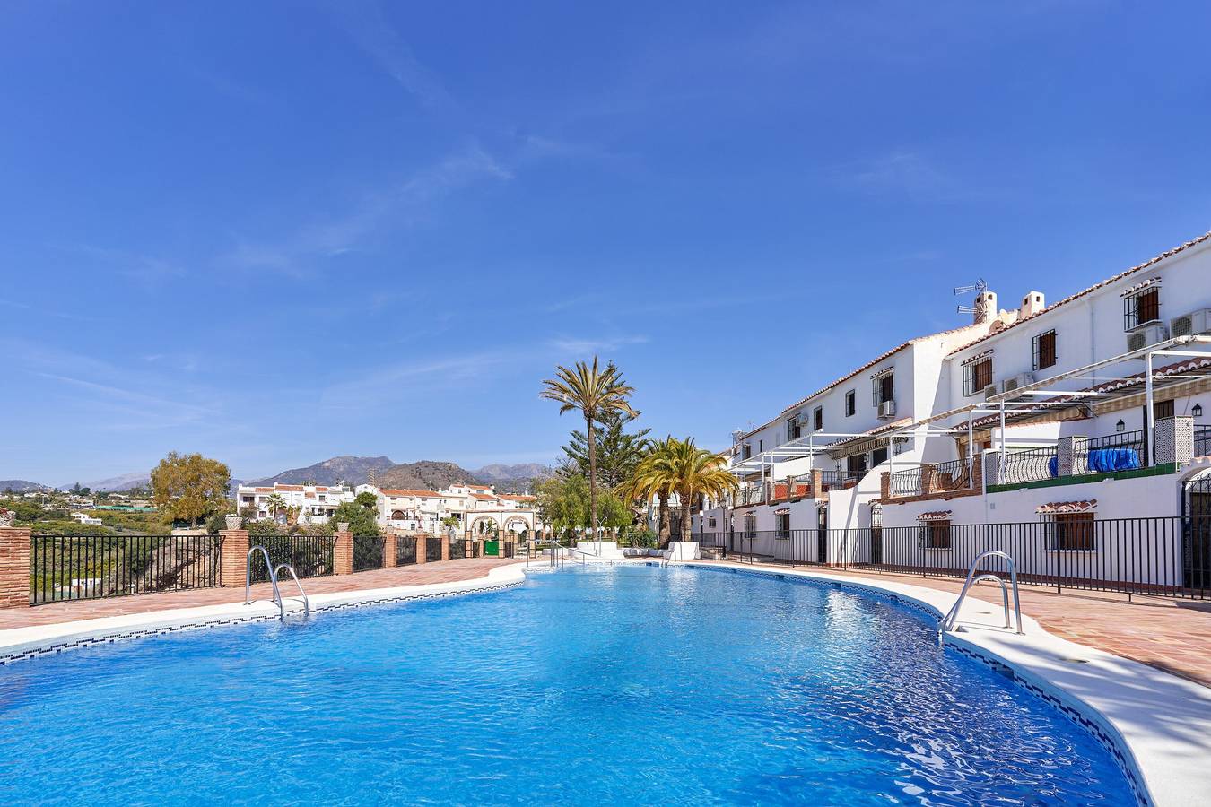 Hel lägenhet, Lägenhet för 4 Personer med barnpool in Nerja, Costa del Sol