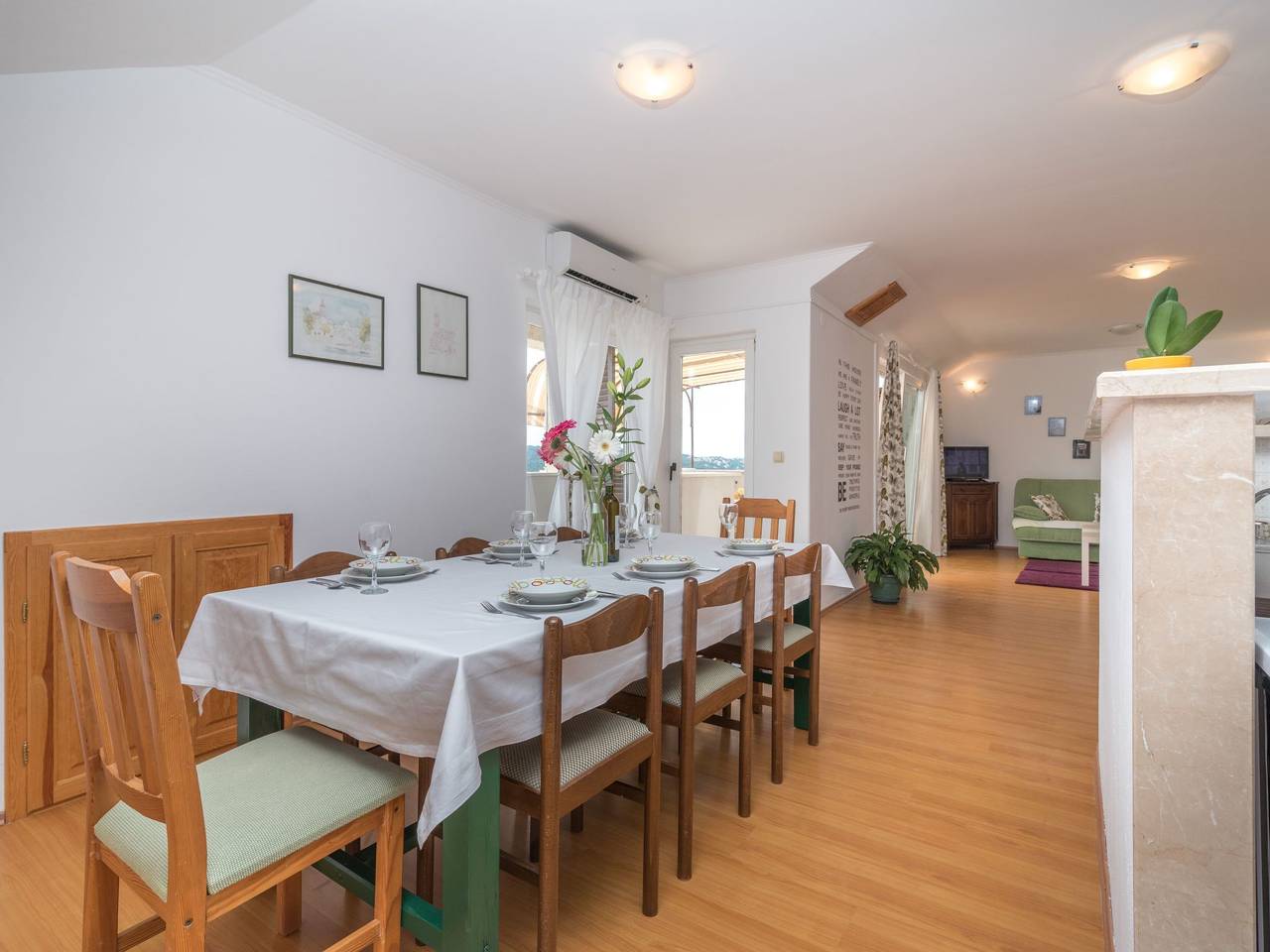 Appartement entier, "Emelie" mit Blick auf das Wasser in Okrug Gornji, Čiovo