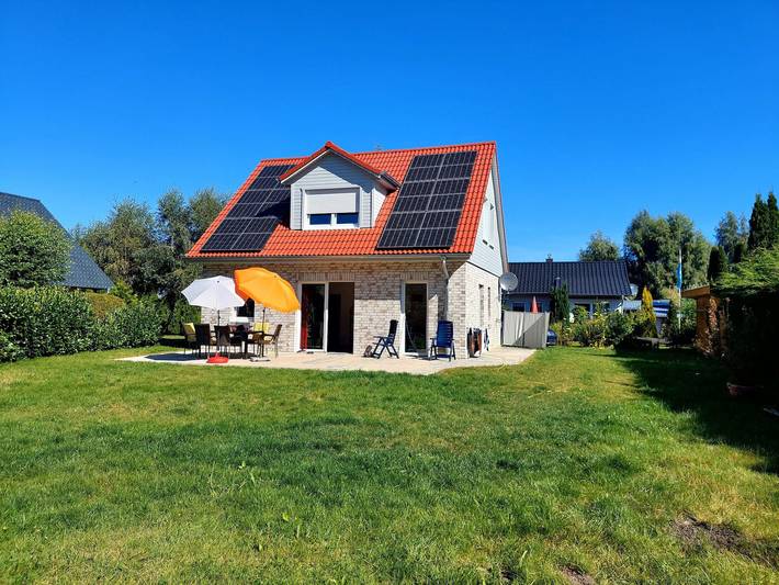 Ferienhaus für 6 Personen, mit Sauna und Terrasse sowie Garten, kinderfreundlich in Trassenheide - 2