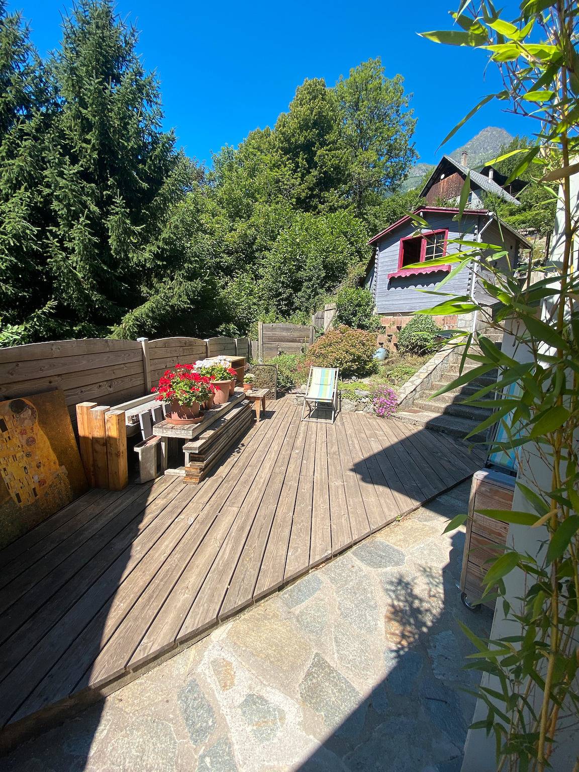 Ganze Wohnung, Apartment 'Chalet Des Heureux' mit Seeblick, privater Terrasse und Wlan in Allemond, Nationalpark Écrins