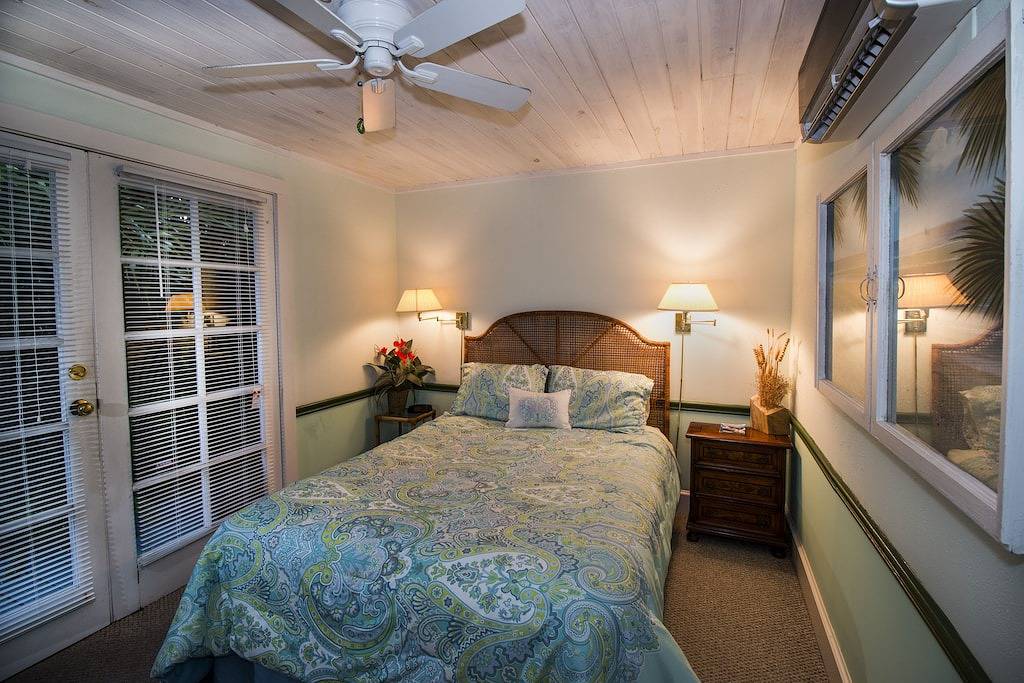 West Palm Beach Home with Cottage, Private & Abgeschieden, Tropical Pool Home in West Palm Beach, Palm Beach County