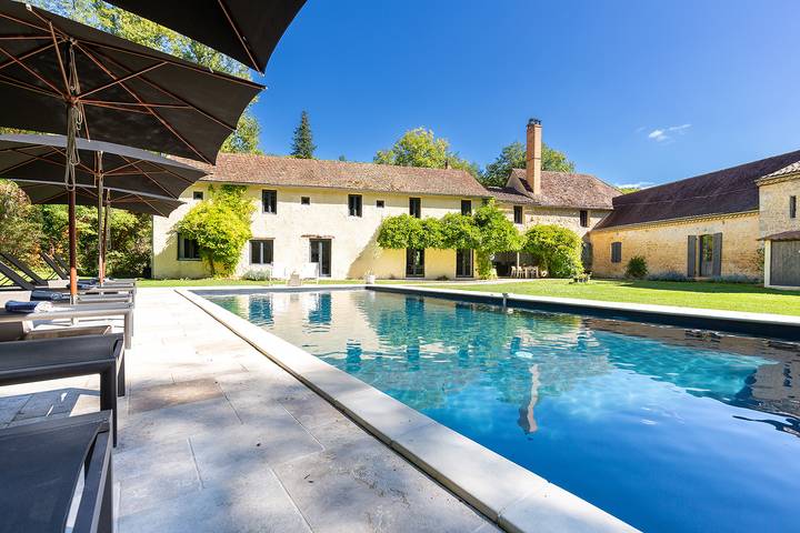 Gîte pour 14 personnes, avec piscine, animaux acceptés à Beaumont-du-Périgord - 3