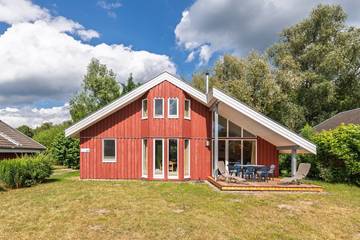 Ferienhaus für 6 Personen, mit Terrasse und Garten sowie Sauna, mit Haustier in Rechlin