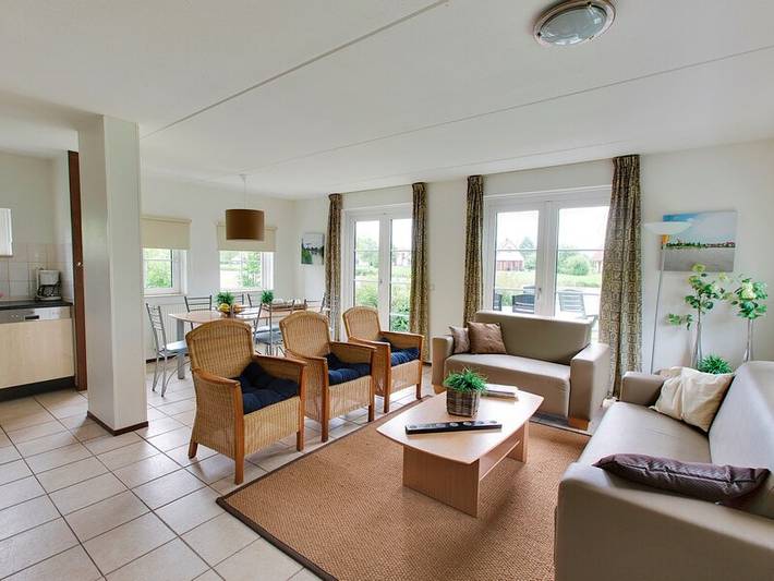 Lodge voor 8 personen, with zwembad and tuin as well as terras, met huisdier in Drenthe