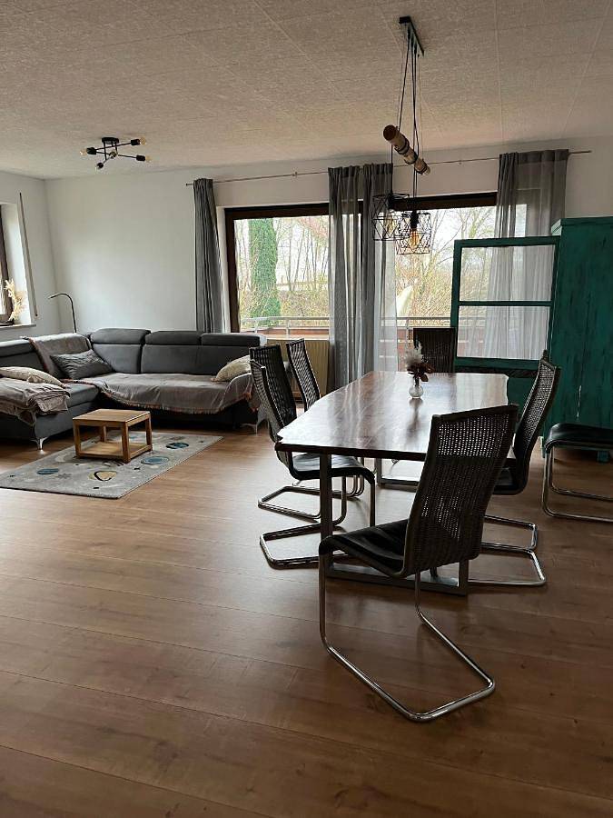 Ferienwohnung für 8 Personen, mit Balkon und Garten
