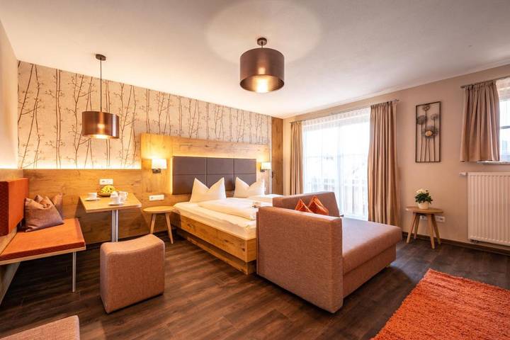 Hotel für 4 Personen, mit Balkon und Terrasse sowie Garten und Ausblick in Murnau am Staffelsee - 2