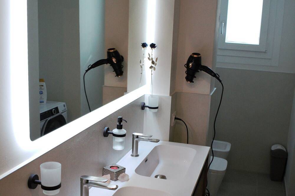 Apartamento entero, Claire Sweet Home L apartment for groups or families near downtown and sea in Pésaro, Valle del Metauro