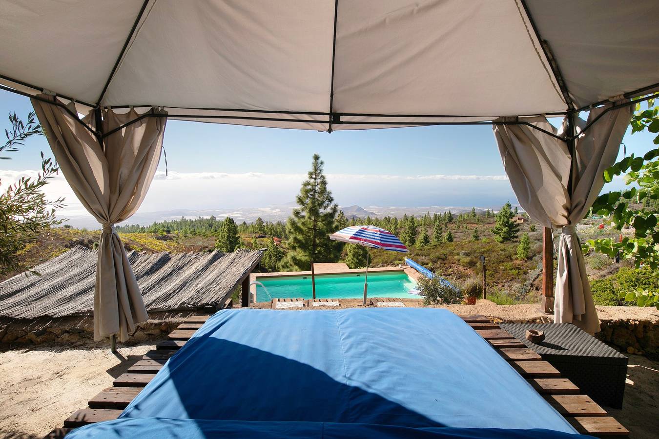 Casa Vacacional "El Cazador 2" con Vistas al Mar, Piscina Compartida y Wi-Fi in Granadilla de Abona, Tenerife Sur
