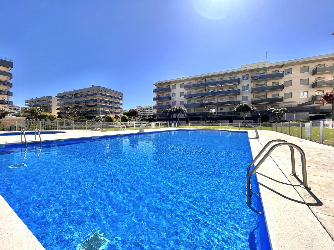 Appartement entier, La Pineda | 2Br | 2Bath | Piscine | Terrasse | Wifi in La Pineda, Platja de la Pineda