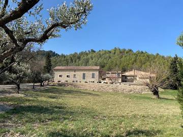 Gîte pour 5 personnes, avec terrasse et piscine à Plaisians
