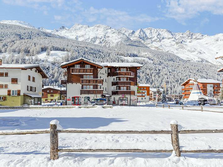 Vakantiewoning voor 6 personen, met balkon en uitzicht in Saas-Grund