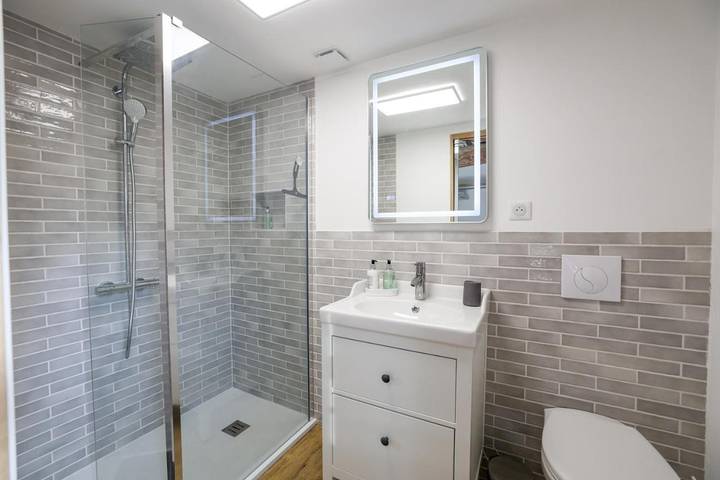 Location de vacances pour 6 personnes, avec vue ainsi que balcon et piscine, adapté aux familles à Saint-Sulpice-de-Cognac - 2