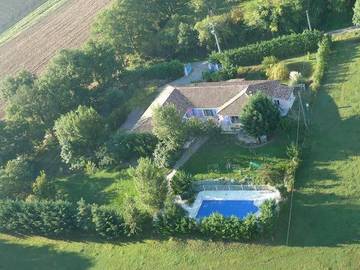 Gîte pour 3 personnes, avec terrasse et piscine, animaux acceptés à Puylaurens