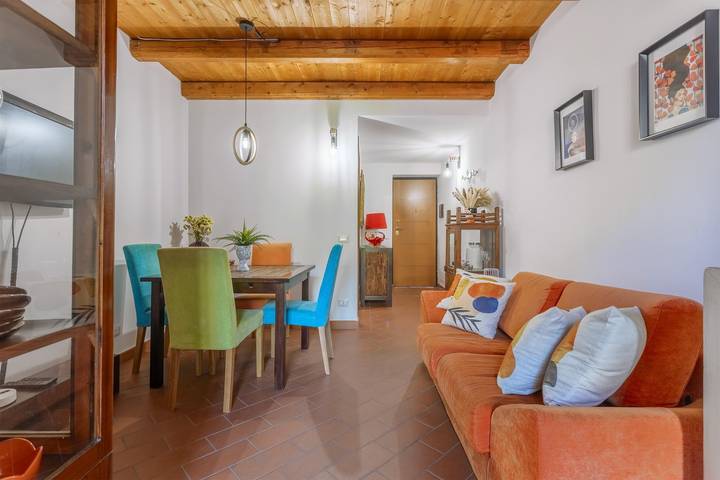 Appartamento intero, Appartamento 'Mau House 44' con terrazza privata, Wi-Fi e aria condizionata in Palermo, Provincia di Palermo