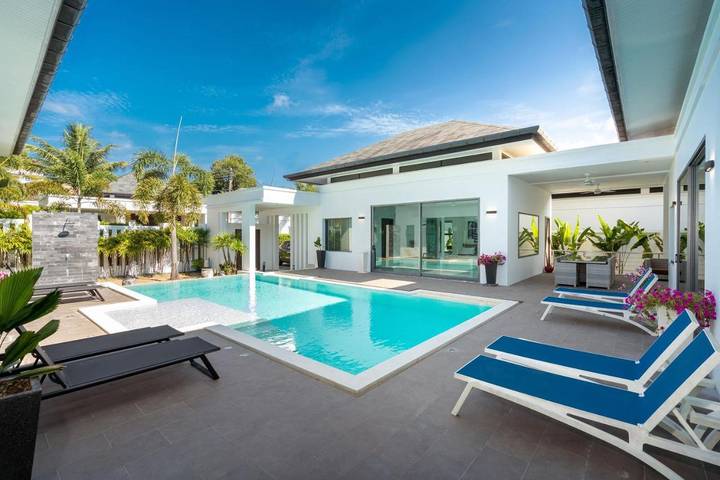 Villa pour 13 personnes, avec jardin et piscine en Thailande
