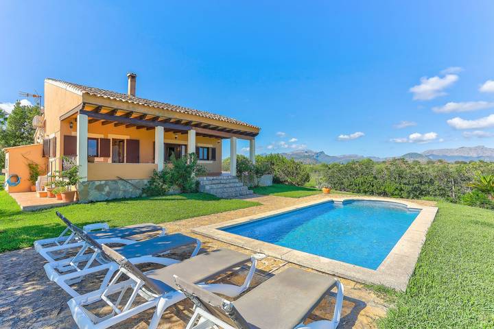 Villa für 4 Personen, mit Terrasse und Garten in Alcúdia