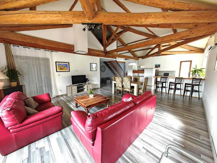 Location de vacances pour 6 personnes, avec piscine ainsi que vue et balcon à Lespignan - 4