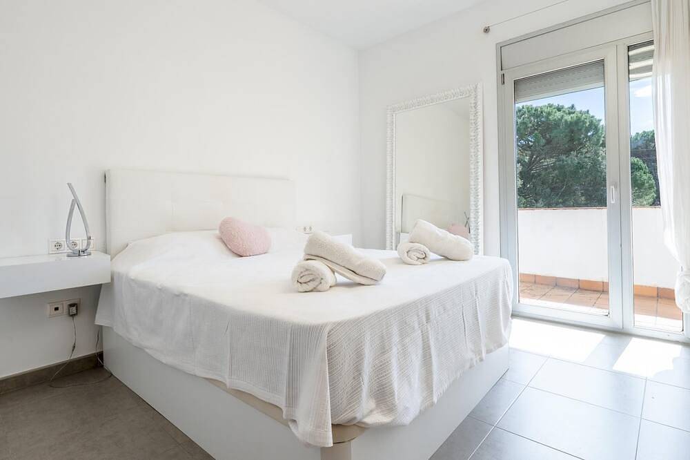 Villa con piscina privada y bbq a 15min playa in Llagostera, Costa Brava
