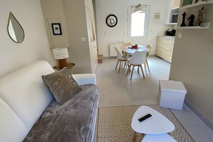 Gîte pour 4 personnes, avec Terrasse et Jardin dans Autouillet